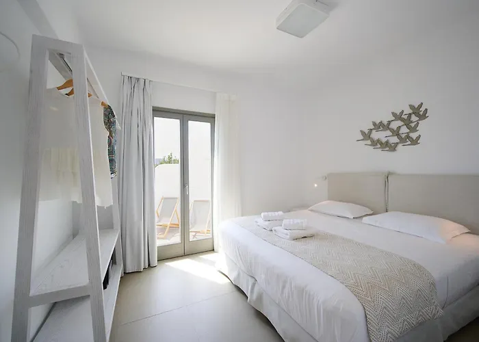 Kymo Luxury Paros Bed & Breakfast