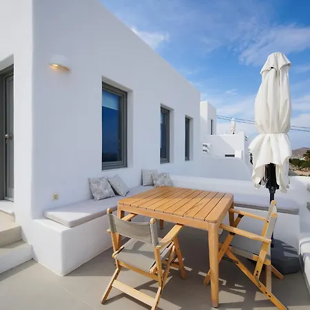 Kymo Luxury Paros Κολυμπήθρες