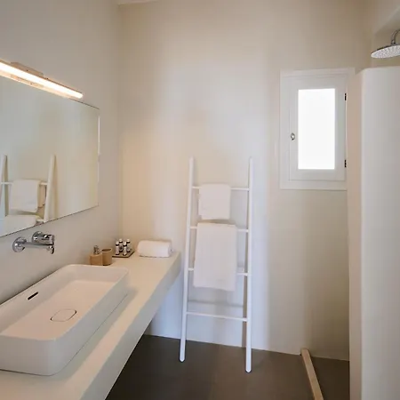 Kymo Luxury Paros 4* Κολυμπήθρες