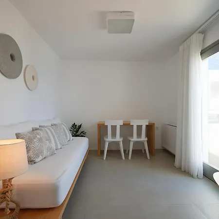 Kymo Luxury Paros 住宿加早餐酒店