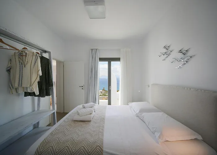 Kymo Luxury Paros Panzió 4*